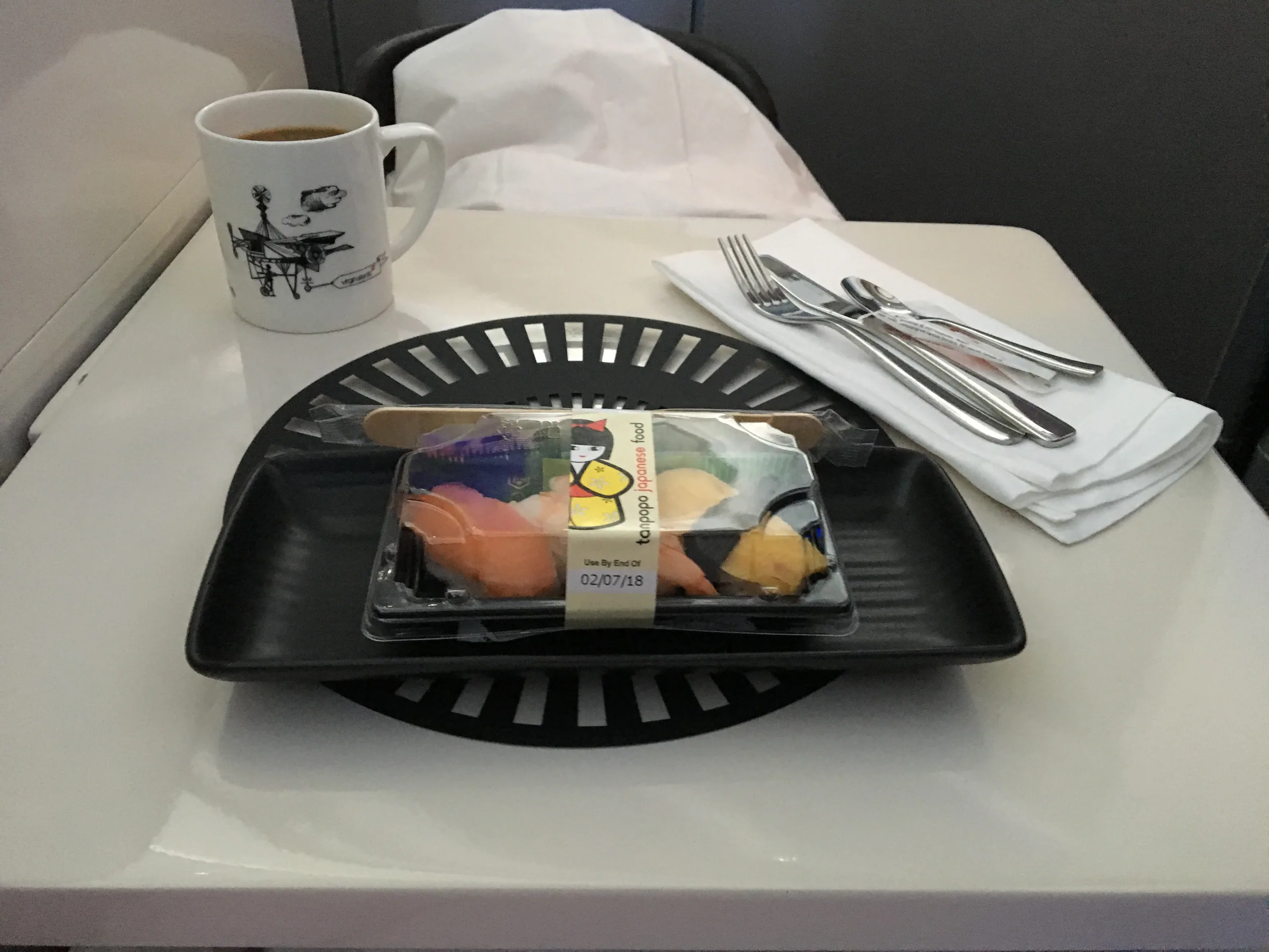 返程商务舱提供的另一份餐食