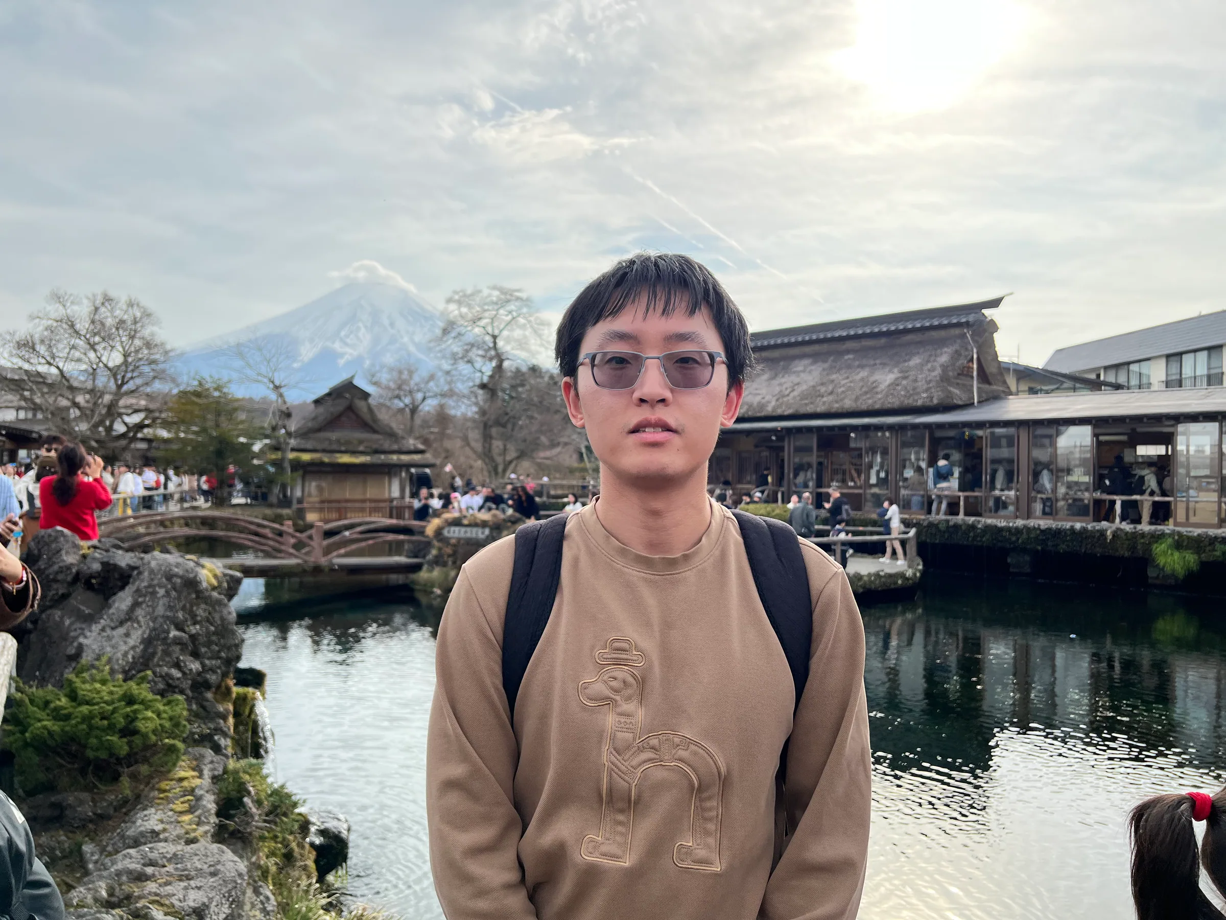 村落景色中的富士山